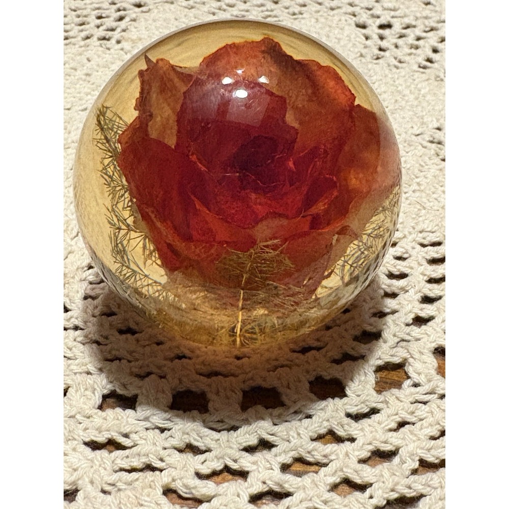 Vintage‎ Resin Paperweight Red Rose Flowers 1996 Great Britain Hafod Grange